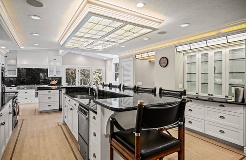 Layton House | Hobbs Mill | Theatre | Ping Pong | Pet-Friendly