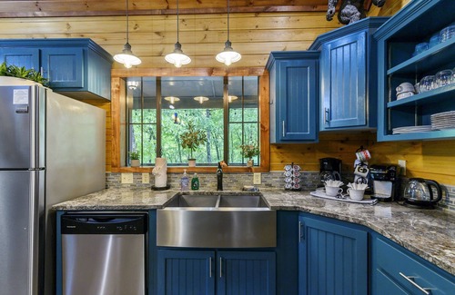 Broken Bow Cabin | Hochatown Retreat — Hot Tub, Pond & Nature