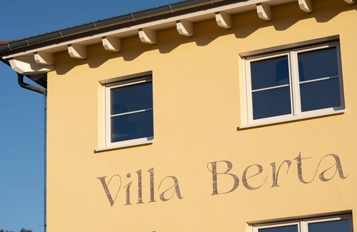 Munchweier Apartment | Hochwertiges 65qm 2- Zimmer Apartment Speicher mit Terrasse - Villa Berta Europapark-schwarzwald