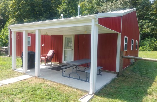 McArthur House | HOCKING HILLS AREA LODGING. Adults/21 & Older Only Getaway. Smoke & Pet Free.
