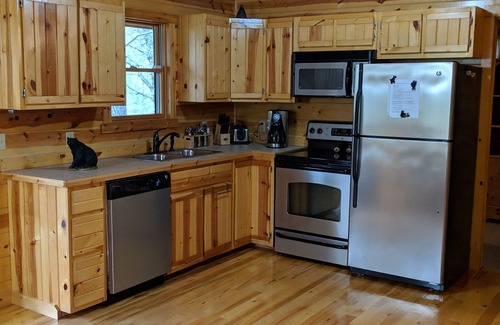 Rockbridge Cabin | Hocking Hills Beartastic Outlook, Arcade,foosball,hot tub,3 decks, Bearific🔼