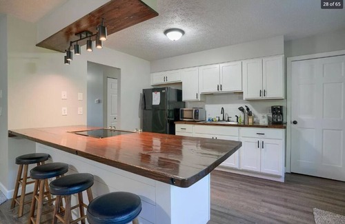 Logan Cabin | Hocking Hills Cedar Ranch Cabin