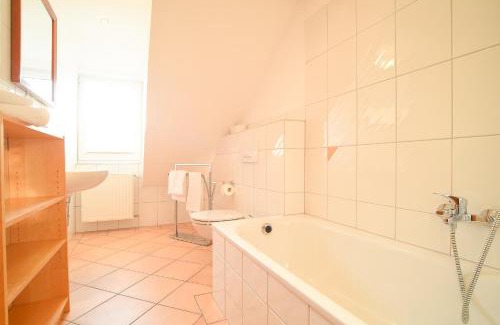 Niederberndorf Apartment | Hof Köhne - Altes Bauernhaus - Wohnung Dachstube rechts