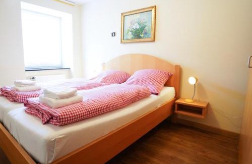 Niederberndorf Apartment | Hof Köhne - Altes Bauernhaus - Wohnung Katze