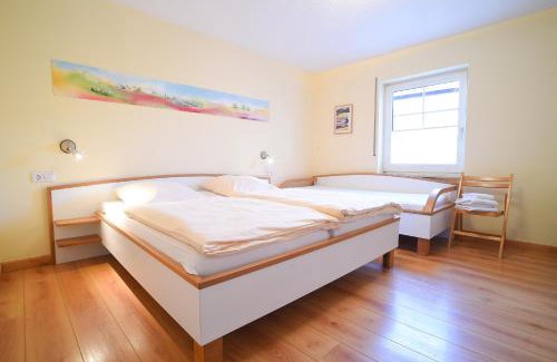 Niederberndorf Apartment | Hof Köhne - Altes Bauernhaus - Wohnung Pony