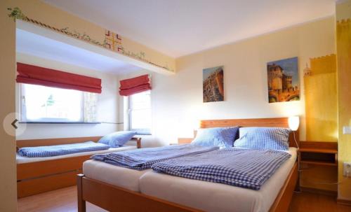 Niederberndorf Apartment | Hof Köhne - Altes Bauernhaus - Wohnung Huhn