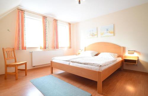 Niederberndorf House | Hof Köhne - Doppelhaus - Wohnung Dreifachhexe