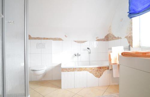 Niederberndorf House | Hof Köhne - Doppelhaus - Wohnung Dreifachhexe