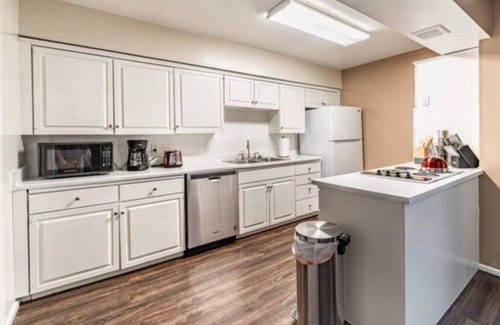 Lubbock Apartment | Hoff Gardens 10 - 2BR 2BA - Downtown Lubbock