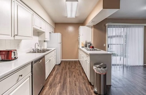Lubbock Apartment | Hoff Gardens 10 - 2BR 2BA - Downtown Lubbock