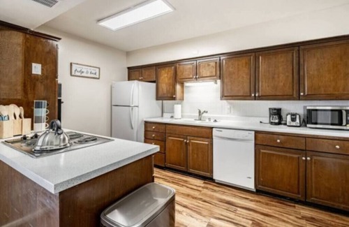 Lubbock Apartment | Hoff Gardens 12 - 2BR 2BA - Downtown Lubbock