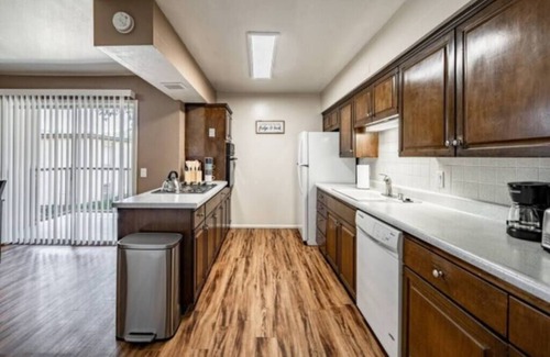 Lubbock Apartment | Hoff Gardens 12 - 2BR 2BA - Downtown Lubbock