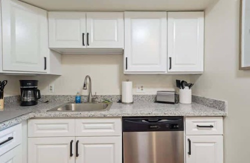 Lubbock Apartment | Hoff Gardens 37 - 1BR/1BA - Downtown Lubbock