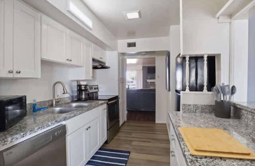 Lubbock Apartment | Hoff Gardens 39 - 2BR 2BA - Downtown Lubbock