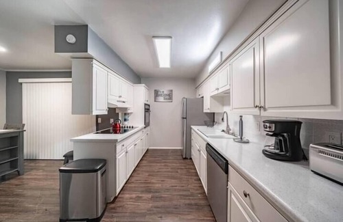 Lubbock Apartment | Hoff Gardens 9 - 2BR 2BA - Downtown Lubbock