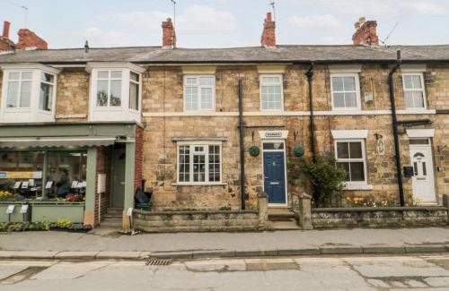 Pickering House | Hogwarts Cottage