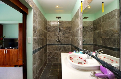 Dien Duong House | Hoi An Sea Sunset Villa & Bar