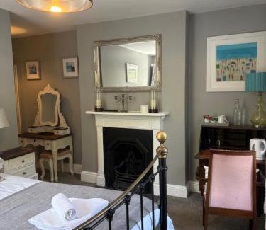 Chysauster Bed & Breakfast | Holbein House