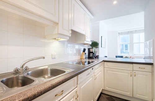 The City of London Apartment | Holborn Penthouse Apartment with Terrace