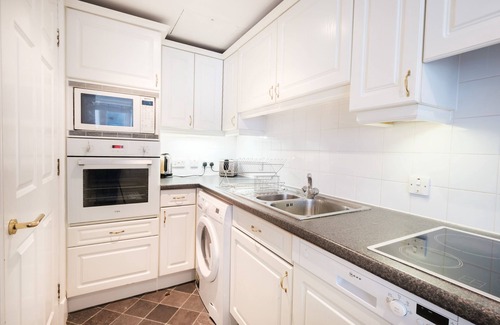 The City of London Apartment | Holborn Penthouse Apartment with Terrace