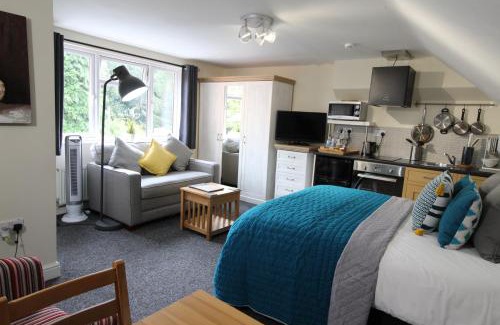 Wolverhampton Apartment | Holcombe House