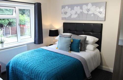 Wolverhampton Apartment | Holcombe House