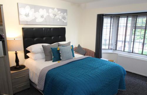 Wolverhampton Apartment | Holcombe House