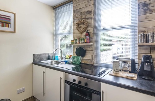 Llanteg Ski Chalet | Holey Moley Lodge - 2 Bedroom - Llanteg