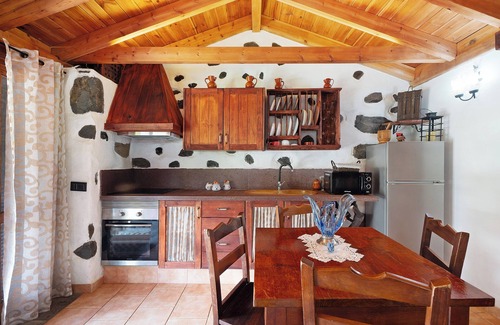 Agulo House | Holiday Home 'Casa Rural Medina 2' with Mountain View and Wi-Fi