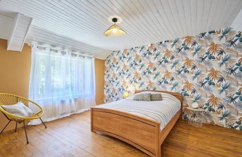 Saint-Nicolas-de-Pierrepont House | Holiday Home Le Launay by Interhome