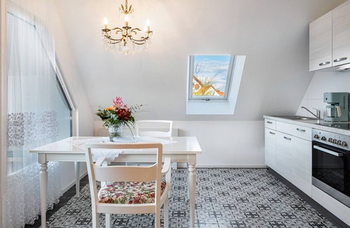 Oberrotweil Apartment | Holiday Apartment 'Rose' with Mountain View, Private Terrace and Wi-Fi