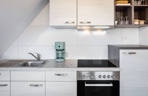 Oberrotweil Apartment | Holiday Apartment 'Rose' with Mountain View, Private Terrace and Wi-Fi