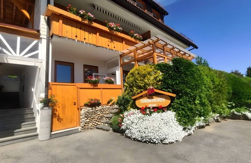 Bernau Apartment | Holiday Apartment 'Abendsonne' with Mountain View, Private Terrace and Wi-Fi