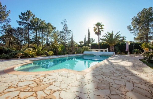 La Bouverie Apartment | Holiday Apartment "Clos Saint Jean" with Pool, Private Terrace & Wi-Fi