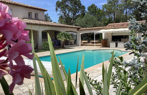 La Bouverie Apartment | Holiday Apartment "Clos Saint Jean" with Pool, Private Terrace & Wi-Fi