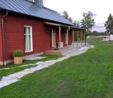 Savsjo House | holiday accommodation at Lake Vallsjön