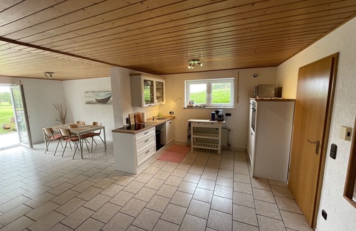 Romrod Apartment | Holiday accommodation for travelers, fitters and castle/Hochzetsgäste