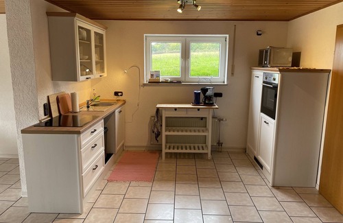 Romrod Apartment | Holiday accommodation for travelers, fitters and castle/Hochzetsgäste