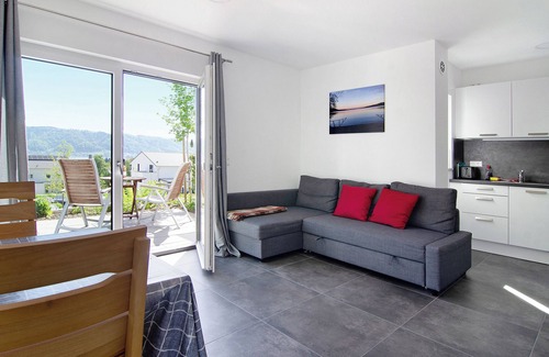 Ludwigshafen Apartment | Holiday Apartment Maier with Private Terrace and Wi-Fi