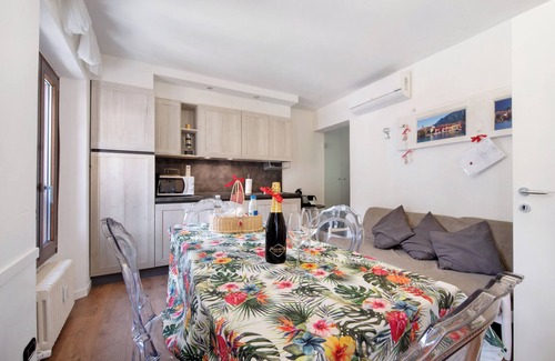 Mandello del Lario Apartment | Holiday Apartment "Lario Le Coccinelle Home" with a View of Lake Como, Balcony & Wi-Fi