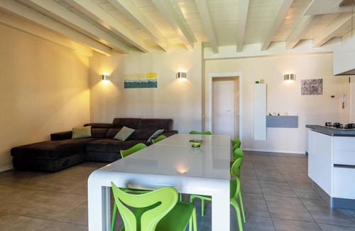 Raffa Apartment | Holiday Apartment Raffa with Balcony, Covered Terrace & Wi-Fi