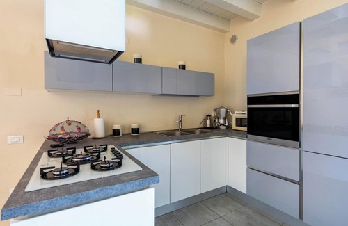 Raffa Apartment | Holiday Apartment Raffa with Balcony, Covered Terrace & Wi-Fi