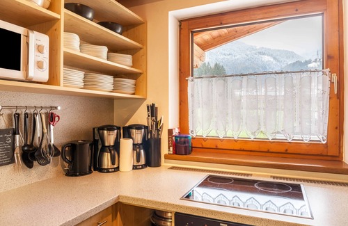 Ried im Zillertal Apartment | Holiday Apartment with Sauna, Mountain View, Shared Terrace and Wi-Fi
