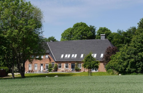 Neudorf-Bornstein Apartment | Holiday apartment on a farm in the immediate vicinity of the Baltic Sea