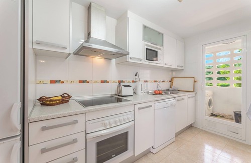 Calas de Mallorca Apartment | Holiday Apartment "Casa Hygge" with Shared Pool, Air Conditioning & Wi-Fi