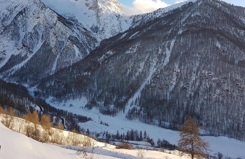 Grangesises Apartment | Holiday apartment Sauze di Cesana for 1 - 6 persons with 3 bedrooms - Holiday apartment in one or mu