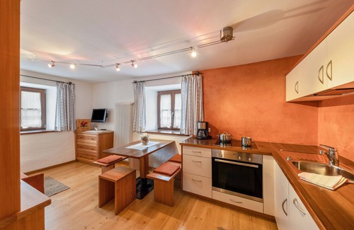Fie allo Sciliar Apartment | Holiday Apartment "Florerhof Ferienwohnung Rose" with Mountain View, Sauna & Garden