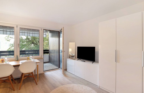 Bad Liebenzell Apartment | Holiday Apartment "in Ruhiger Aussichtslage" with Balcony & Wi-Fi