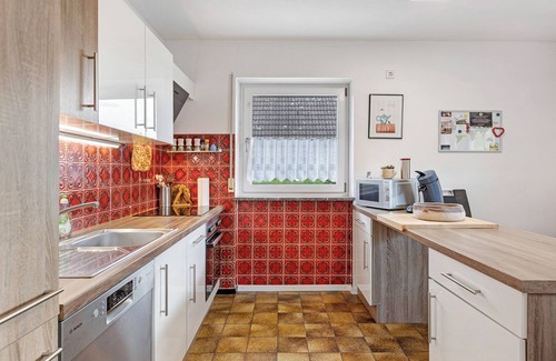 Donaueschingen Apartment | Holiday Apartment 'Lemke' with Private Terrace, Shared Garden and Wi-Fi