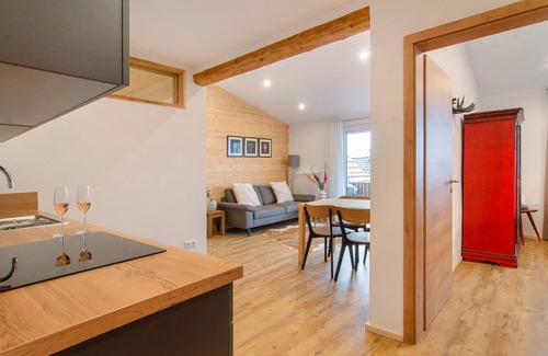 Donaueschingen Apartment | 'Holiday Apartment Weitblick' with Shared Garden, Balcony and Wi-Fi